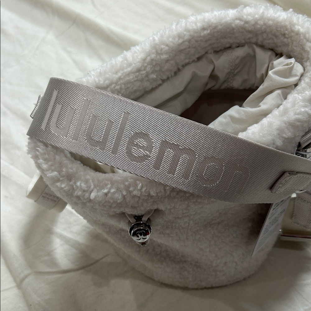 lululemon athletica White Crossbody Bag - Picture 3 of 7